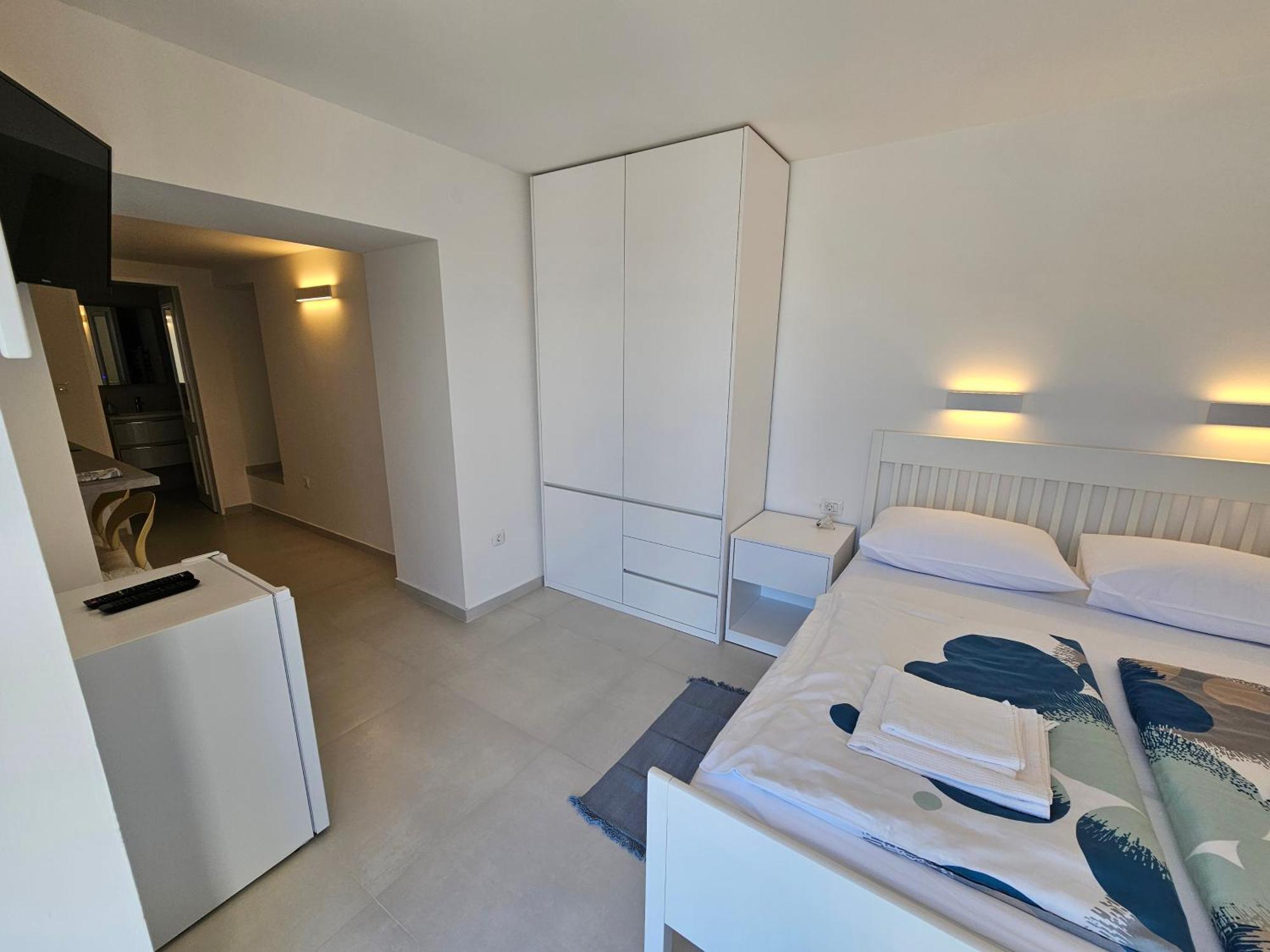 Apartman Velopin มาลีโลชินจ์ ภายนอก รูปภาพ